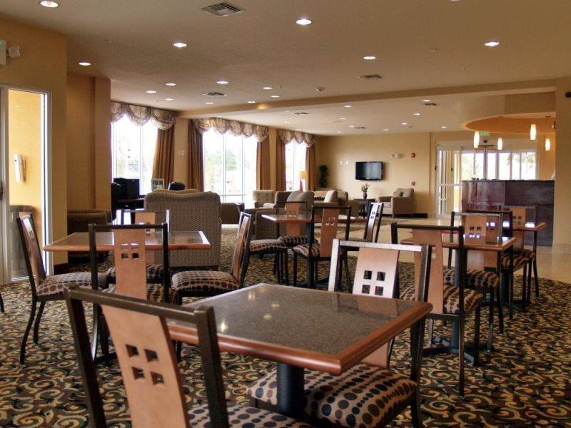 奥兰多机场舒适套房酒店 餐厅 照片